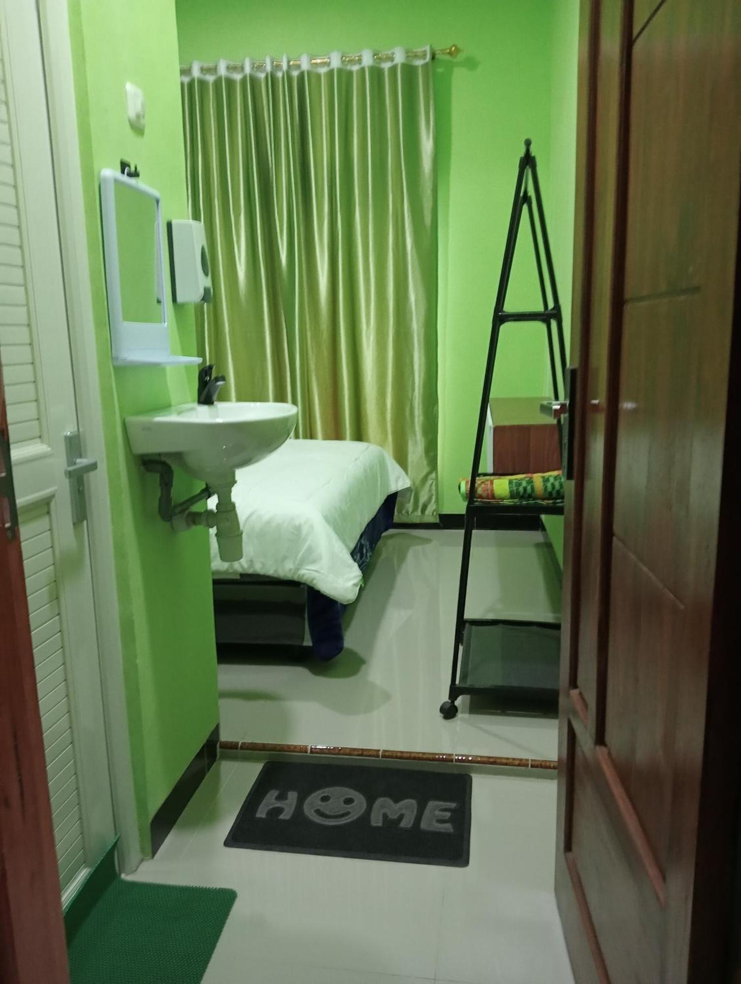Mentigen Homestay Ngadisari Habitación foto